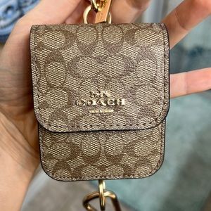 NWOT: Coach airpod case